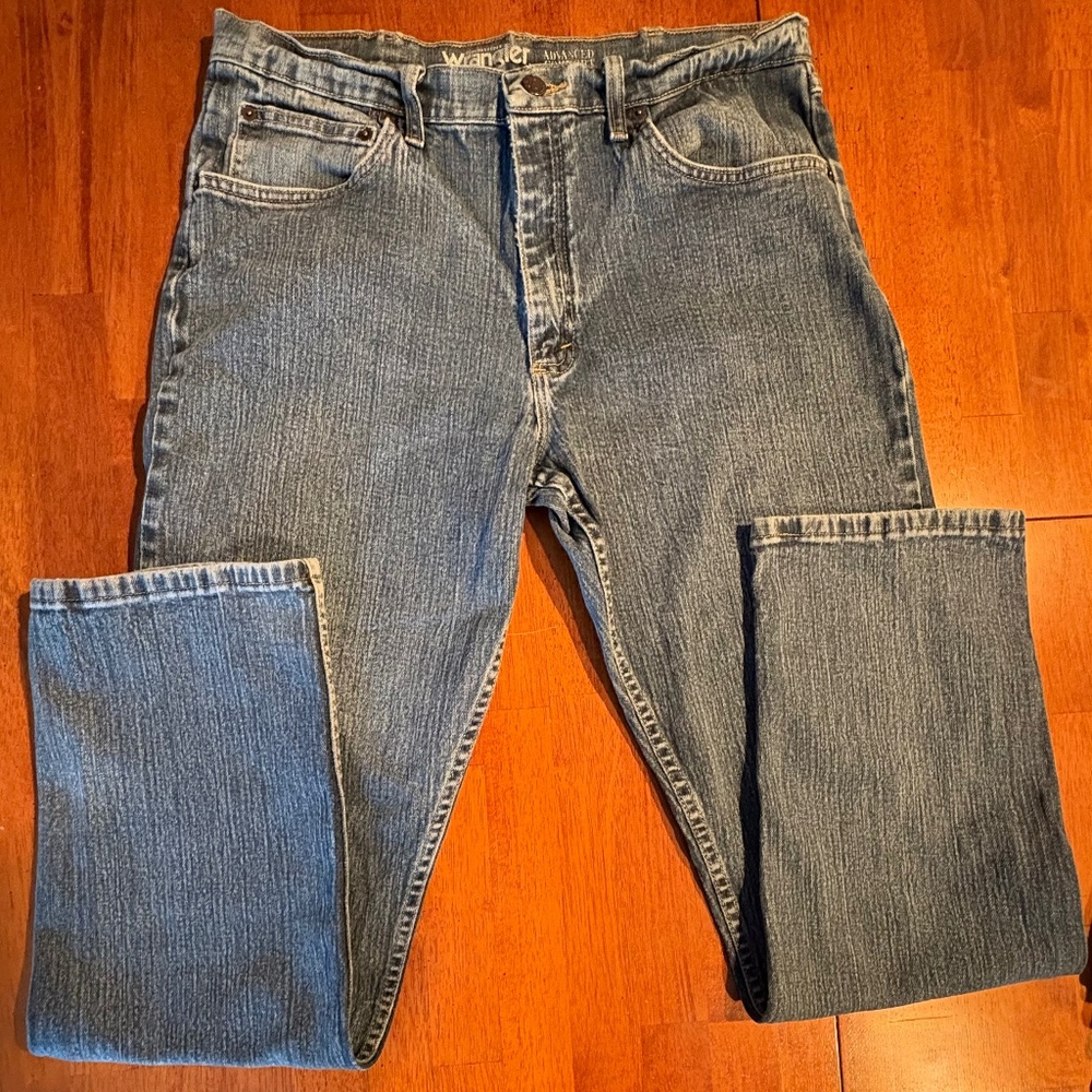Wrangler Men’s Jeans 34 Waist 32 Length Advanced Comfort Good Condition